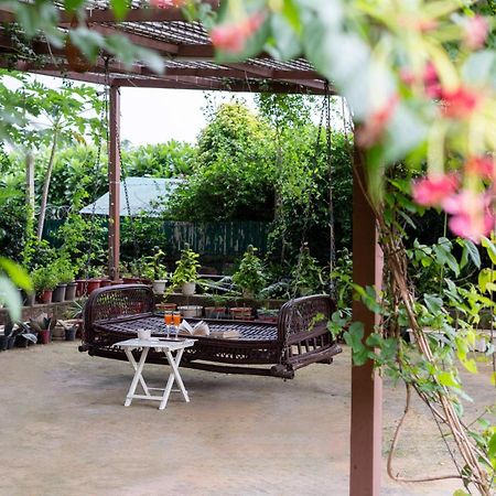 Stayvista At Idyllic Farmhouse - A Glasshouse With Outdoor Pool Gurgaon Eksteriør bilde