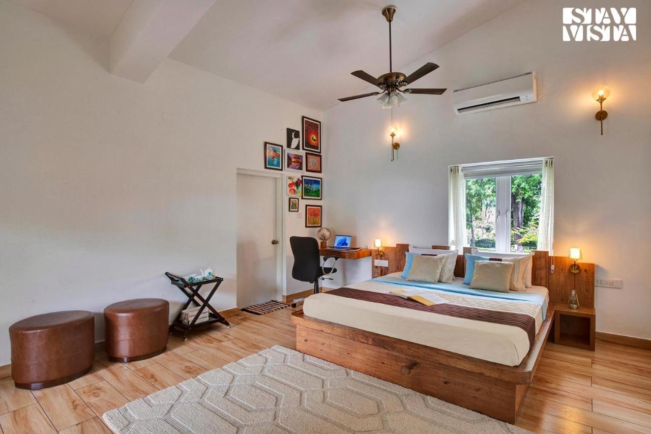 Stayvista At Idyllic Farmhouse - A Glasshouse With Outdoor Pool Gurgaon Eksteriør bilde