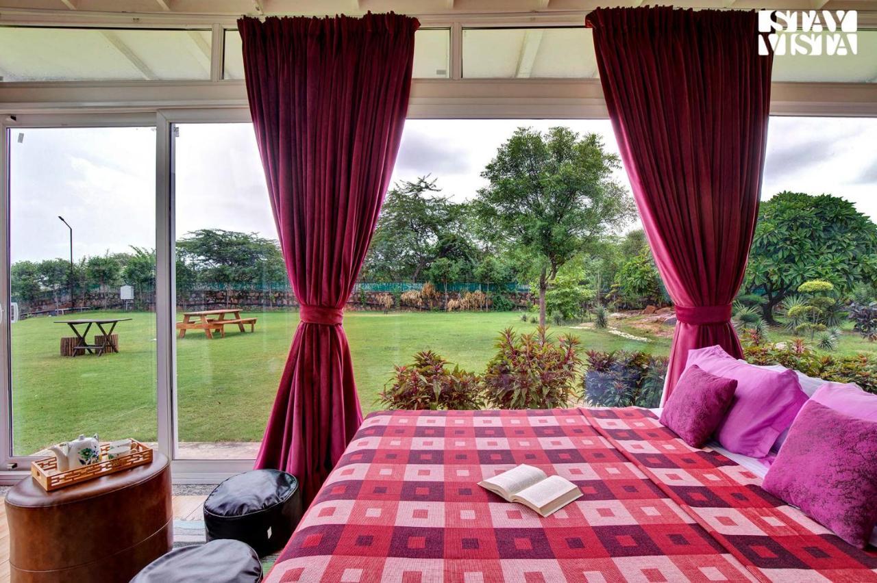 Stayvista At Idyllic Farmhouse - A Glasshouse With Outdoor Pool Gurgaon Eksteriør bilde